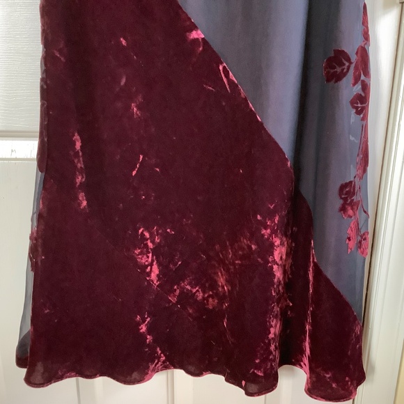 Liz Claiborne Formal Velvet Maxi Dress Red Black SZ 12 - Picture 4 of 13